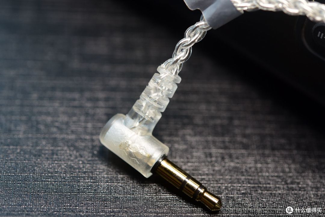 可能会被型号命名拖累的好耳机!IKKO 一圈四铁High-Ear C试听