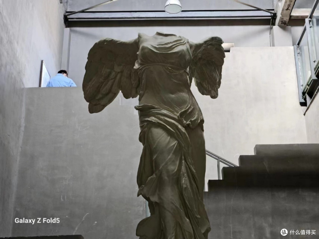 轻薄耐用的全能折叠屏手机 三星Galaxy Z Fold5深度评测