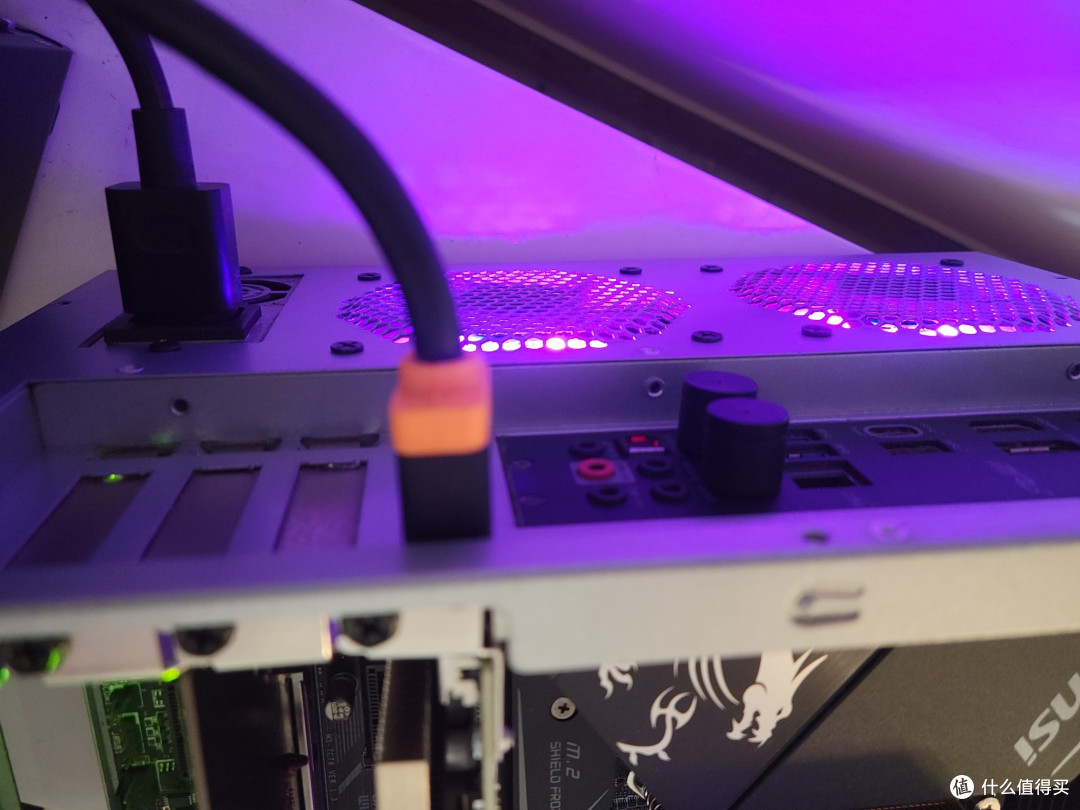 两个9CM RGB