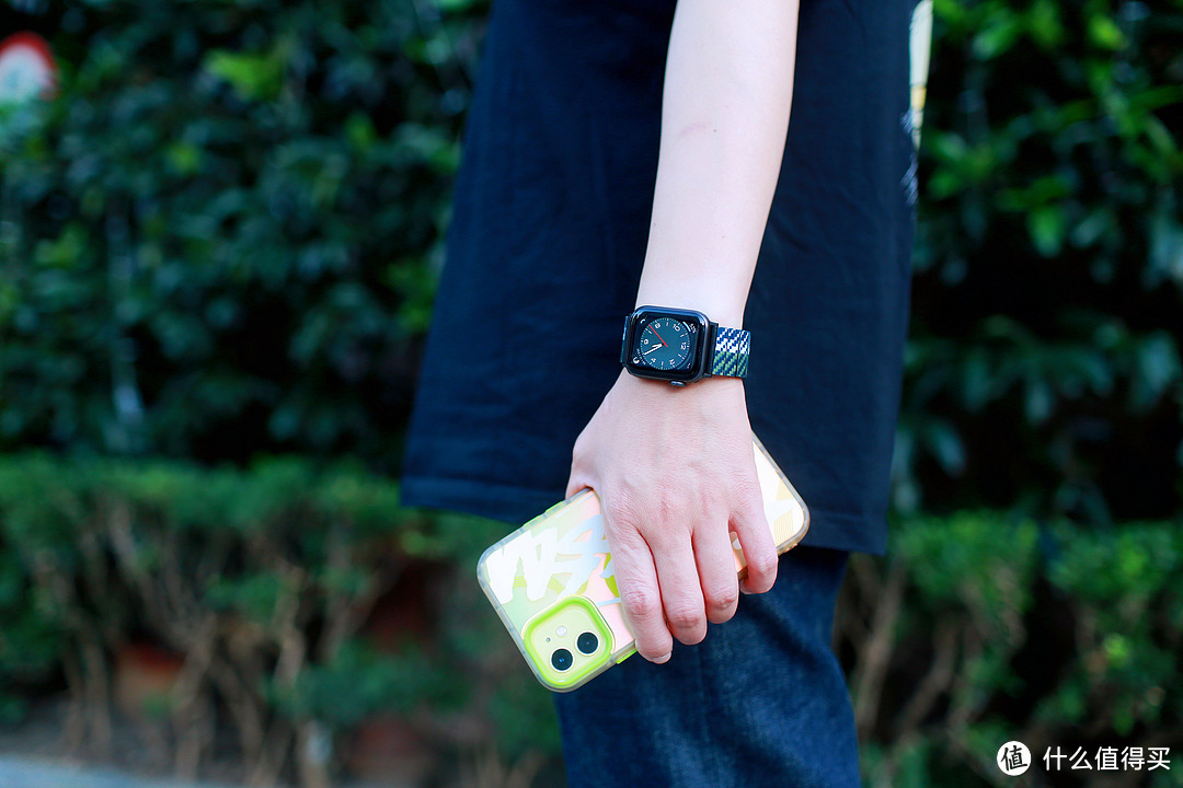 好看好用的Apple第三方配件，PITAKA碳纤维表带+手表充电器