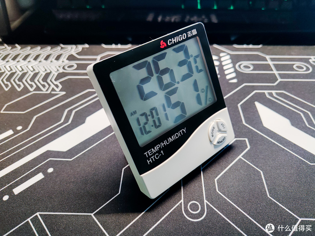 大屏LCD液晶温湿度+万年历闹铃时钟：￥9.9元志高电子钟开箱简评