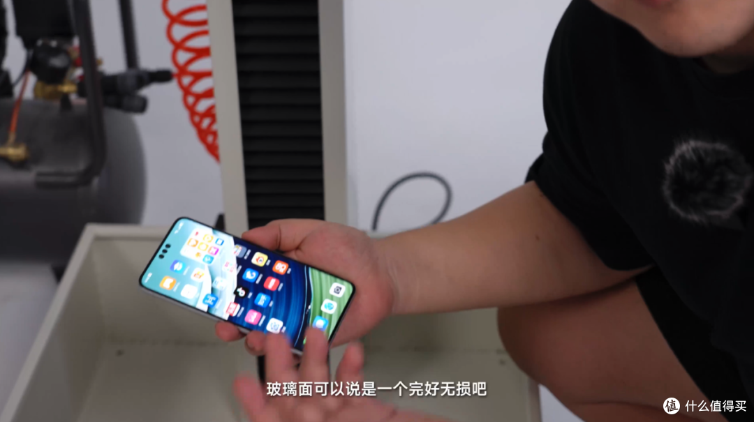 遭老罪了!滚筒、跌落、砸钉子,华为 Mate 60 Pro 能不能“活过”这一集?