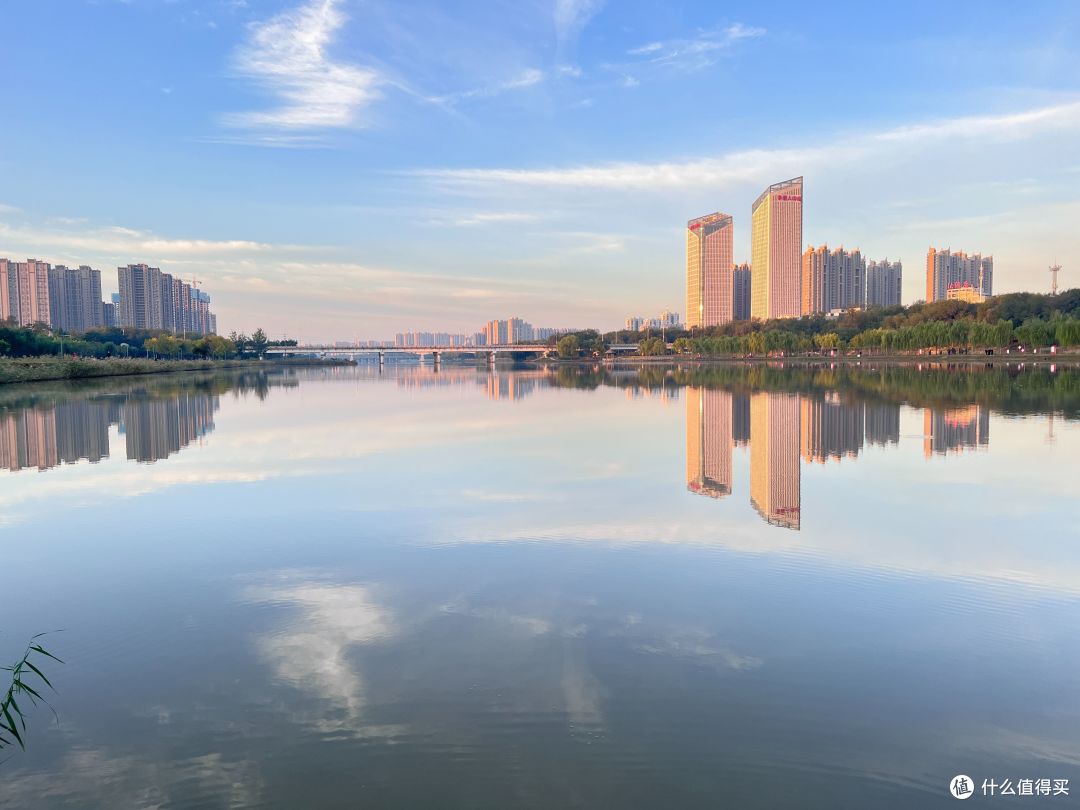 色彩美景,时光留驻——iPhone 13记录清晨的唐人中心