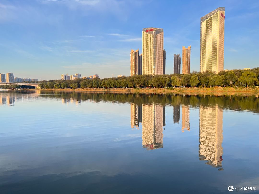 色彩美景,时光留驻——iPhone 13记录清晨的唐人中心