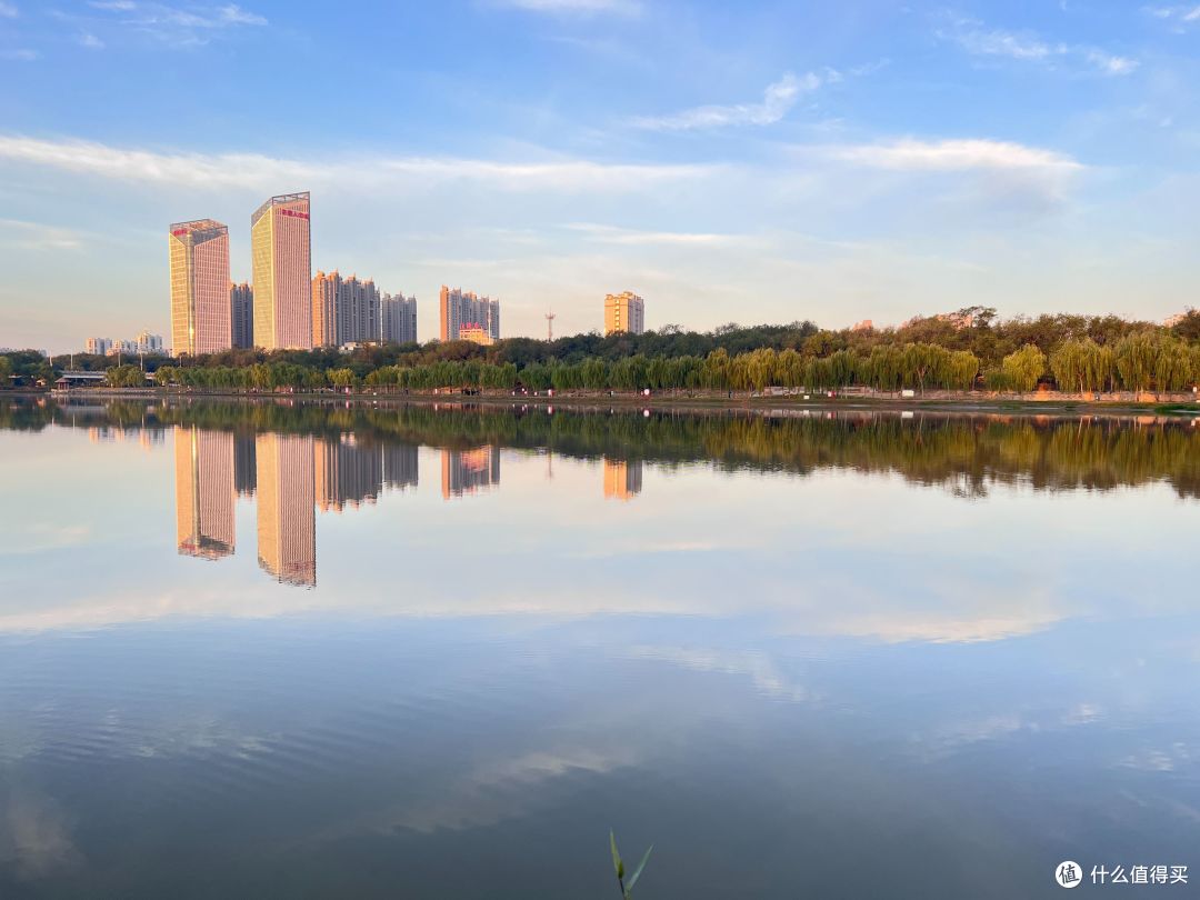 色彩美景,时光留驻——iPhone 13记录清晨的唐人中心