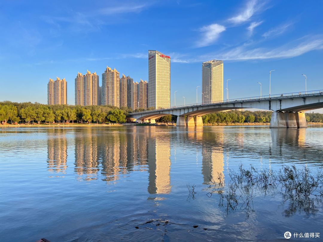 色彩美景,时光留驻——iPhone 13记录清晨的唐人中心