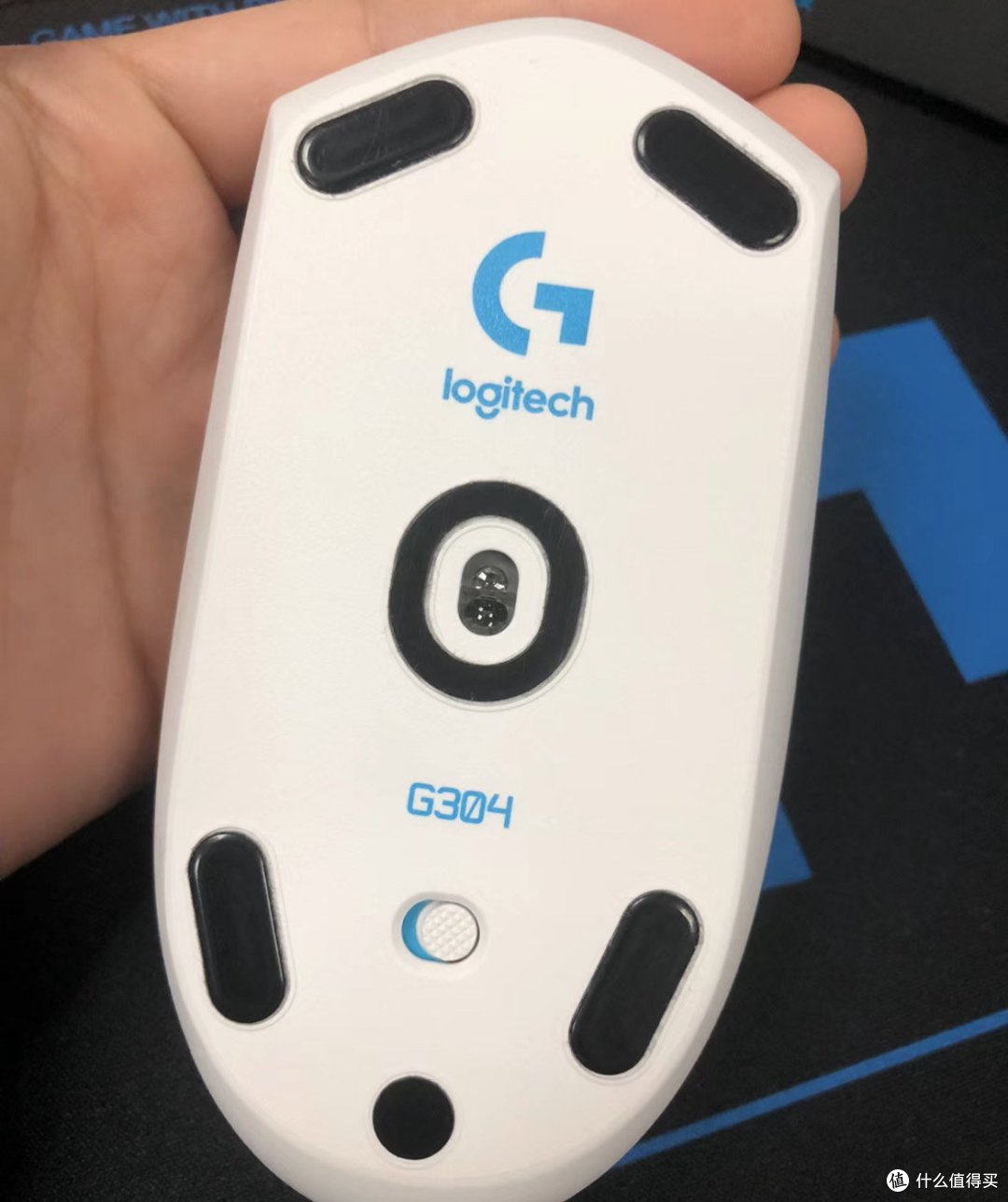 它采用先进的光学或激光传感器技术,具有出色的跟踪和精准度,可以在