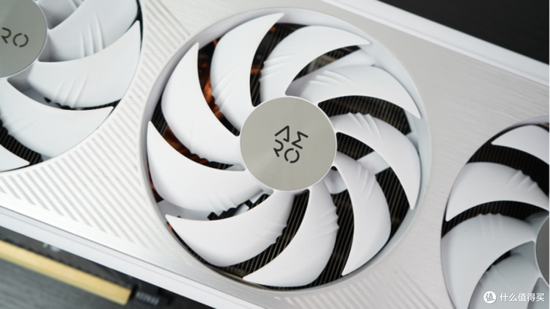 技嘉RTX 4070 Ti AERO雪鹰显卡实测《星空》:4K画质的敲门砖 !