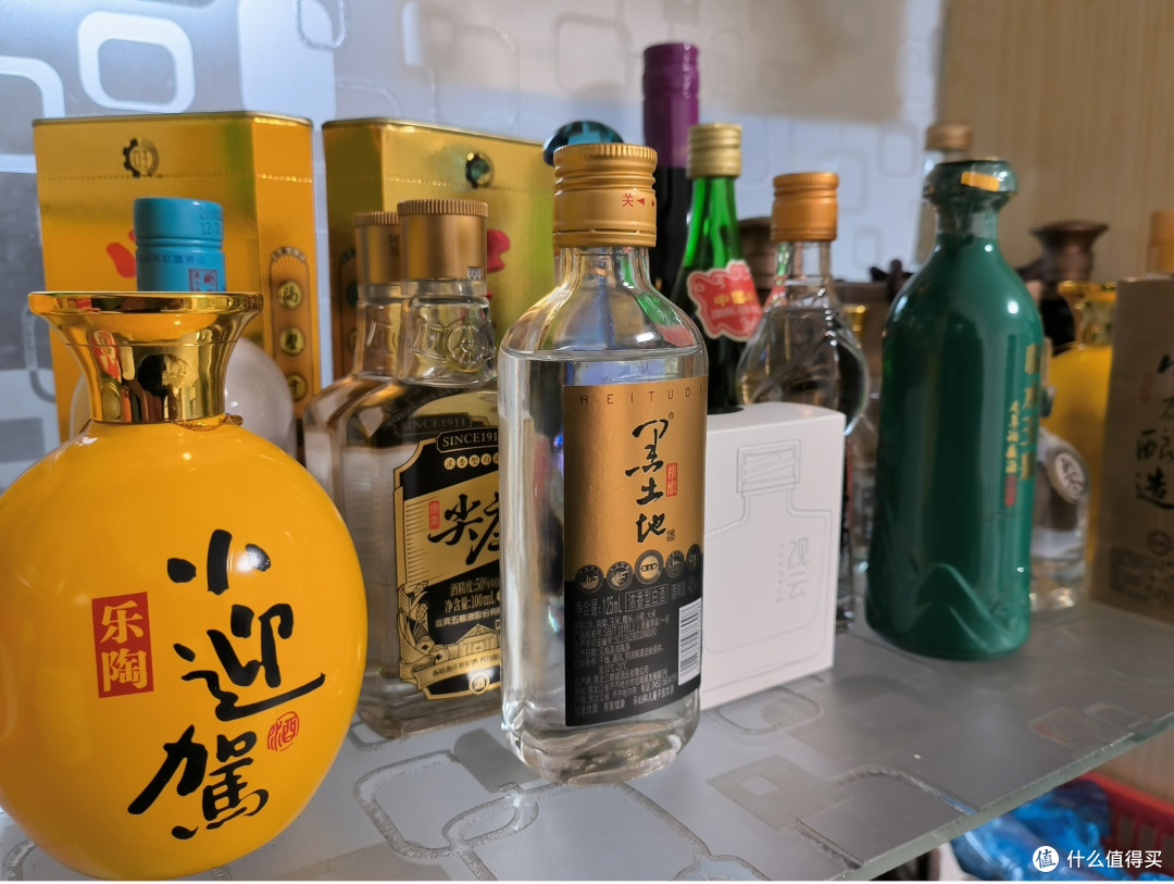 告别杂乱客厅，入手这款酒架收纳架客厅置物架，让你的家变得更加整洁舒适!
