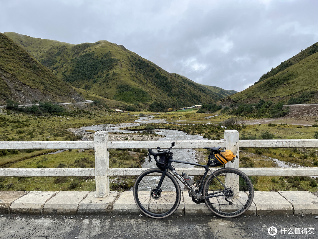 骑行穿越洛克之路，10天爬升15000米从甘南到川西