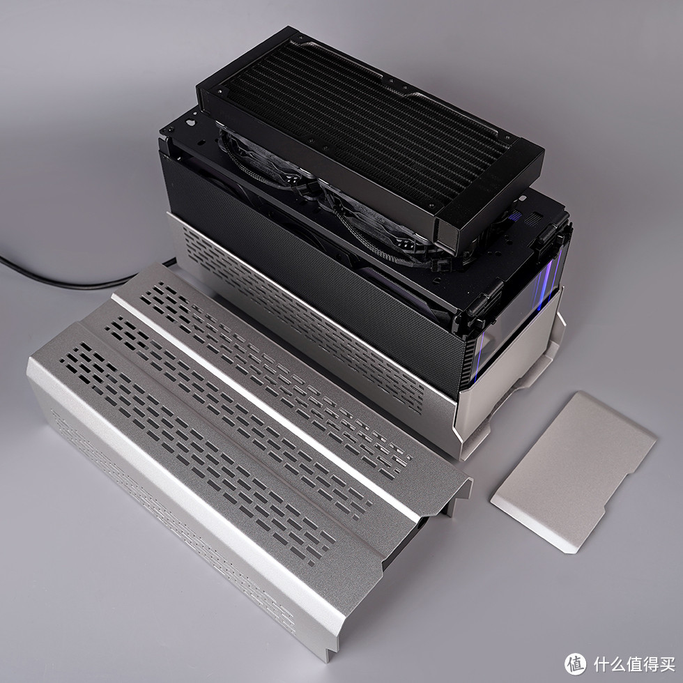 13600K+ROG B760I +ATS RTX 4060，别具一格的 P121 A4 ITX 机箱装机展示