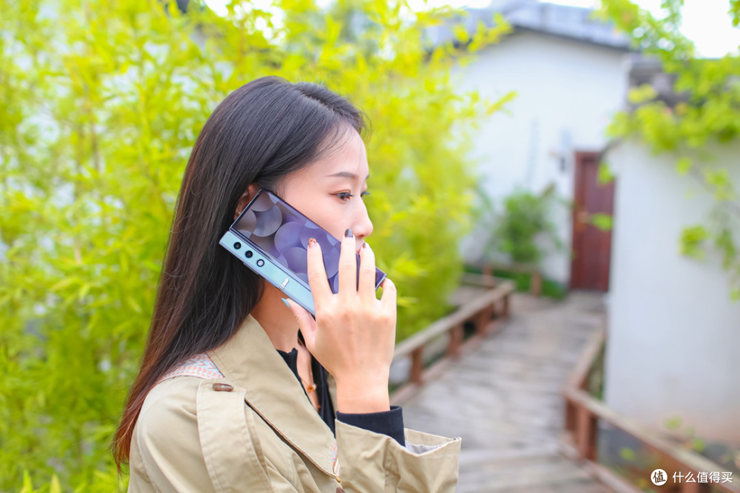 极致纤薄轻盈折叠屏来袭，入手体验荣耀V Purse新机，真实分享来了