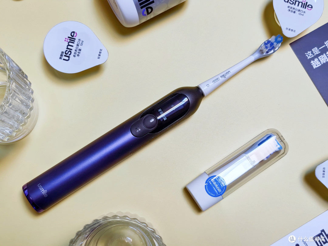 是电动牙刷更是口腔管理大师,usmile笑容加双面屏数字牙刷,口腔清洁一招制胜!
