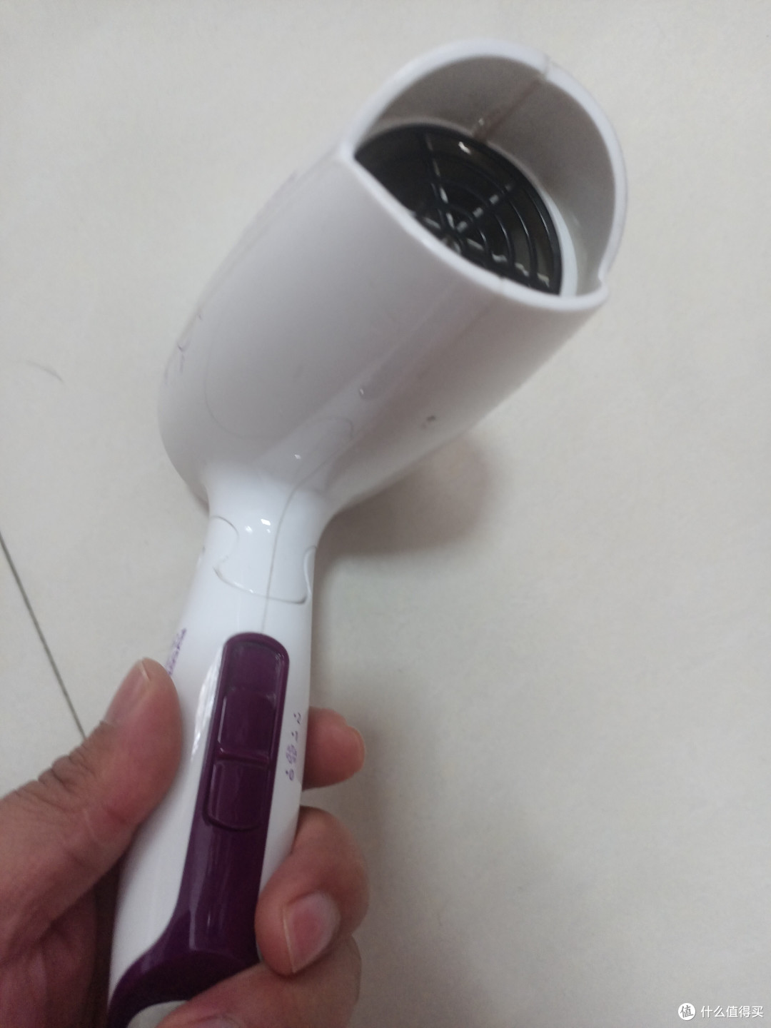 用它吹一吹,头发飘飞扬