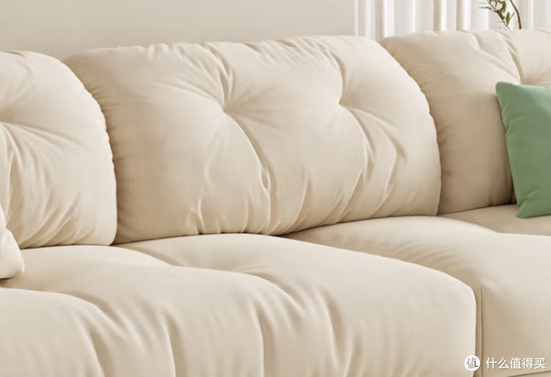 白白软软的大沙发，让家更加温暖