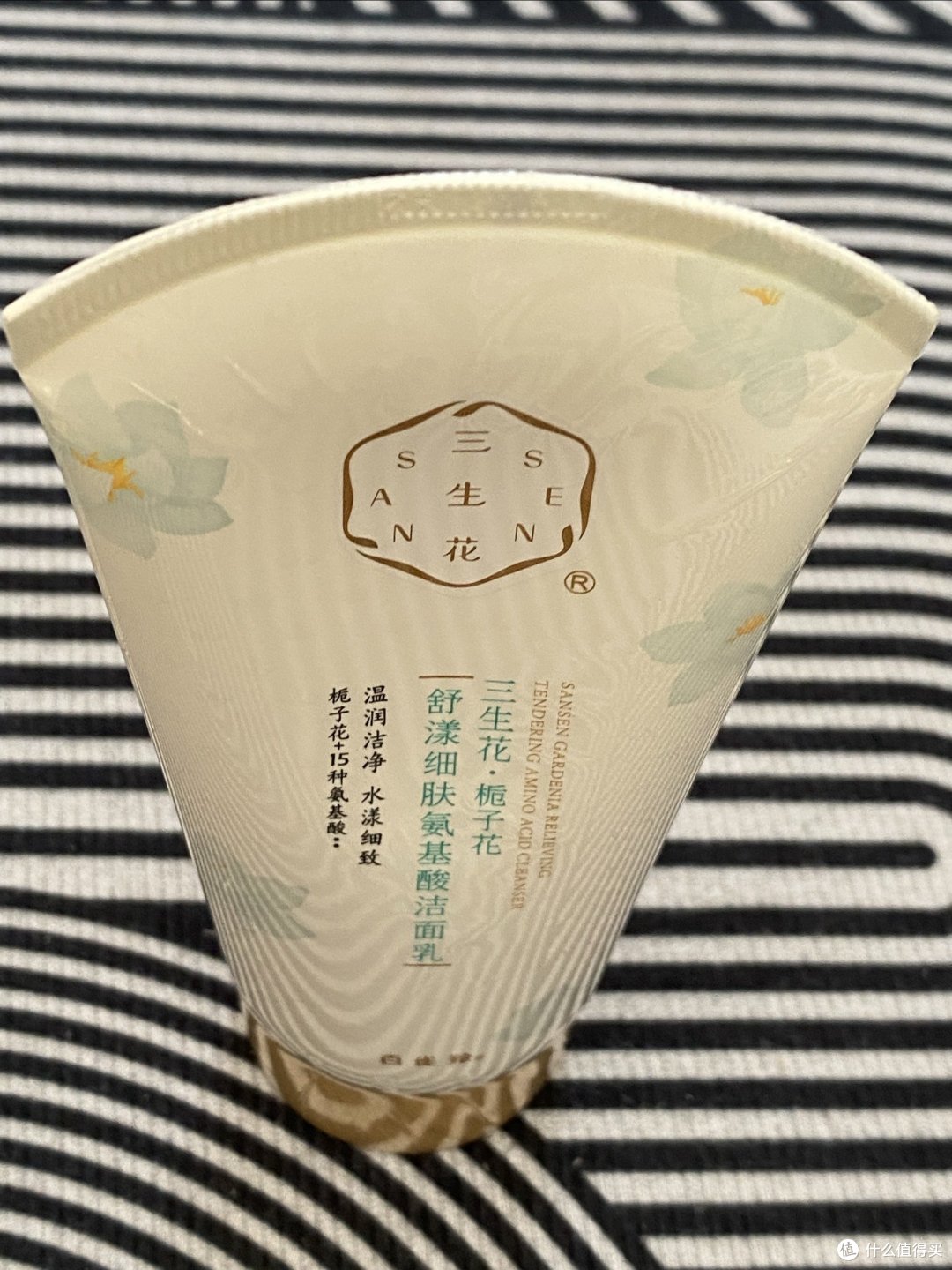 三种花变成了一种色彩!百雀羚氨基酸洗面奶分享