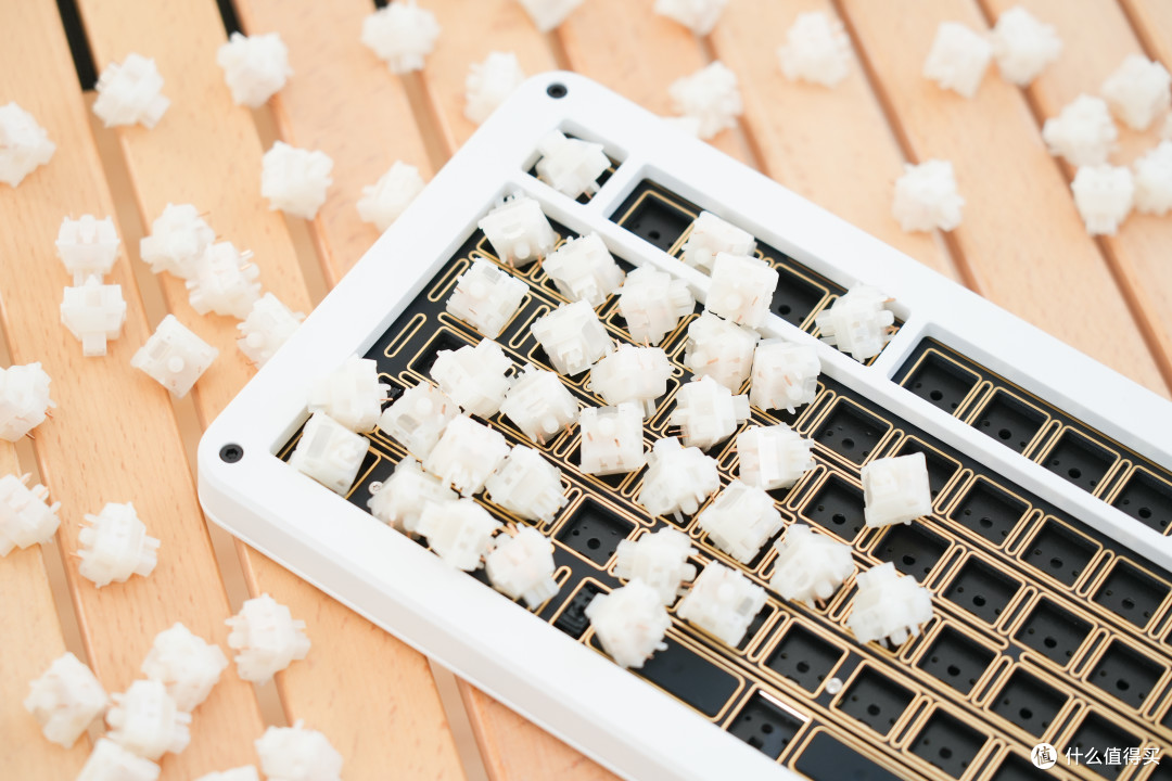 客制化的精致与自由：IQUNIX ZONEX 75三模键盘