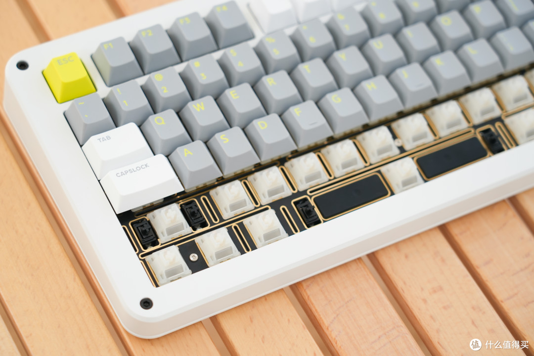 客制化的精致与自由：IQUNIX ZONEX 75三模键盘