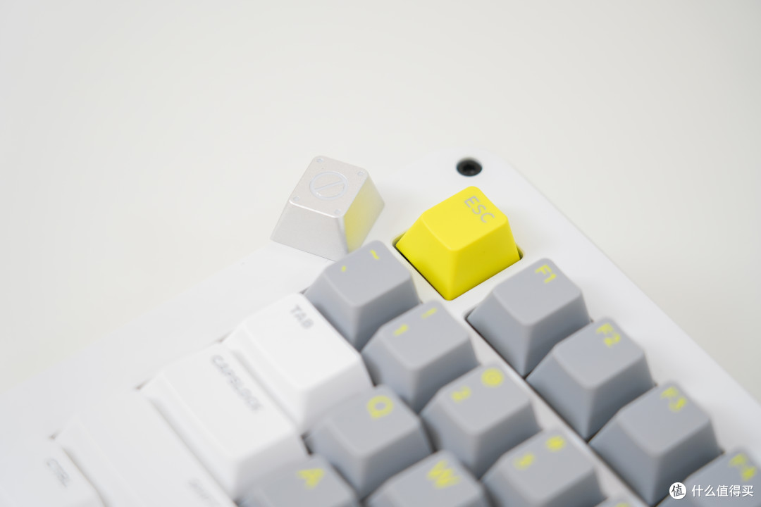 客制化的精致与自由：IQUNIX ZONEX 75三模键盘