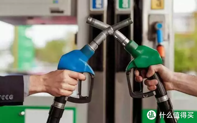 油价调整最新消息：今日10月16日，92、95号汽油预计下调190元/吨