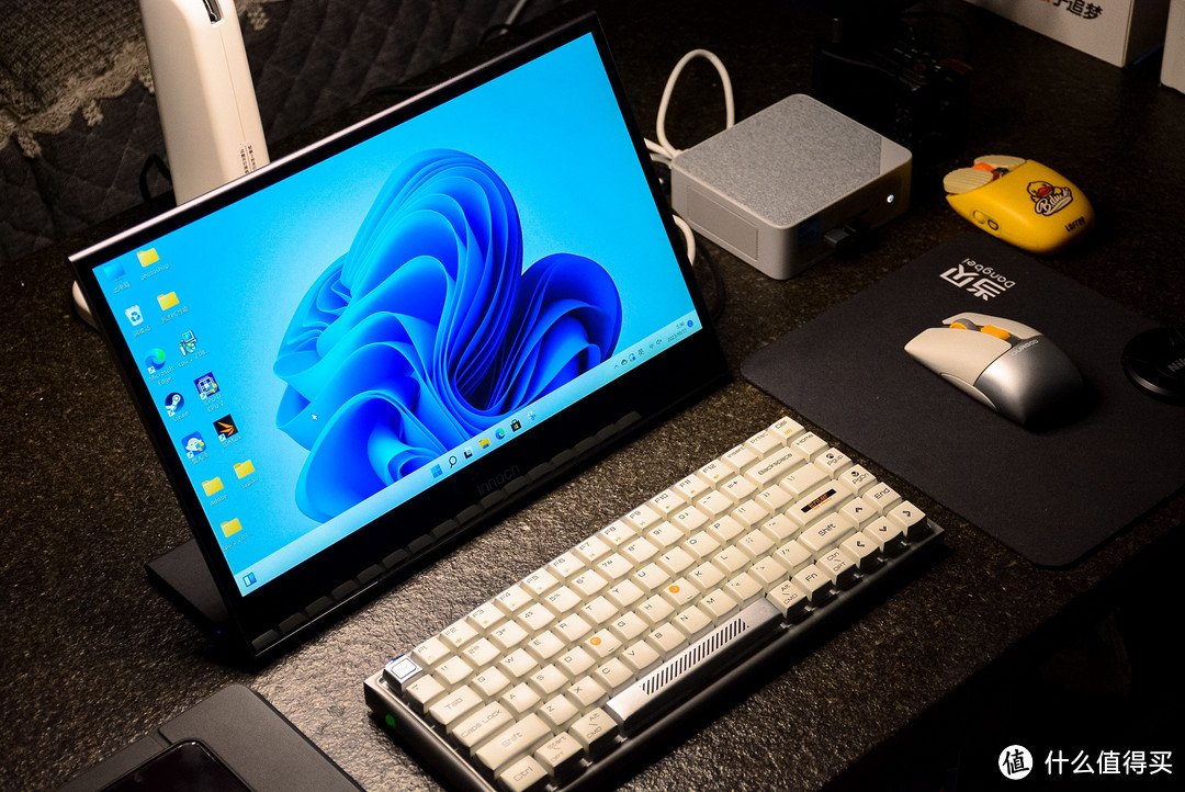 跑分近90万!我用迷你主机代替了笔记本:更便携工作不间断