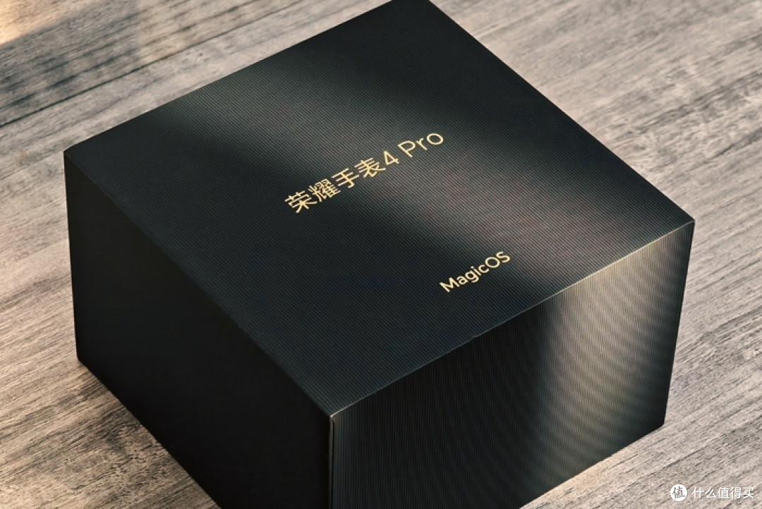 荣耀手表4 Pro：年轻人的第一块“绿水鬼”！