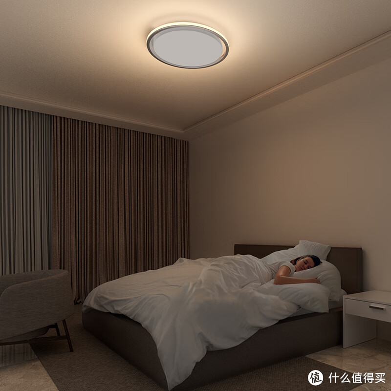 米家智能吸顶灯Pro。在美学设计上有了新的突破,并提升了功率和亮度,让您的家居环境更加亮丽动人。