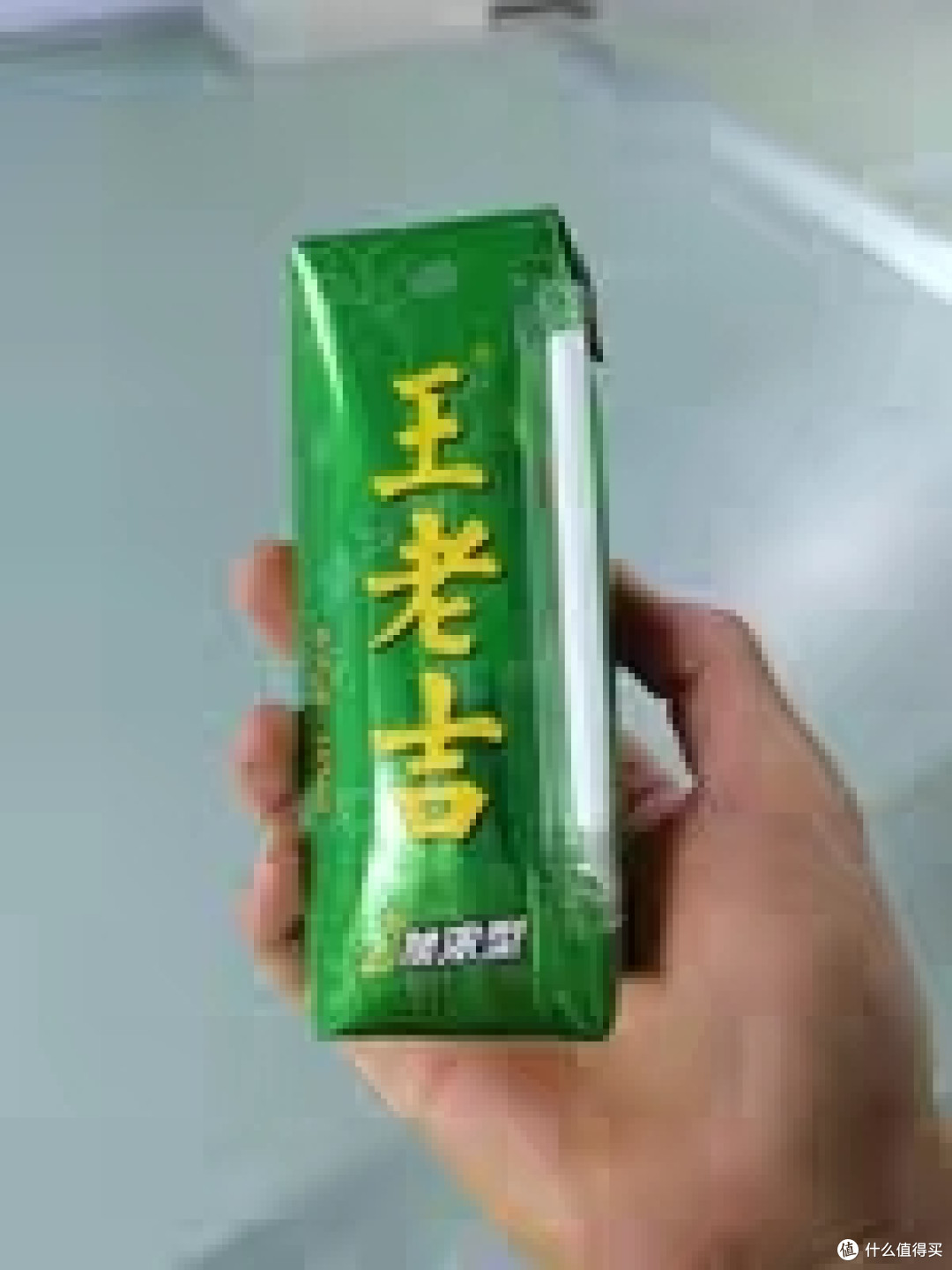 王老吉尊萃加浓型凉茶:清爽解腻,健康之选
