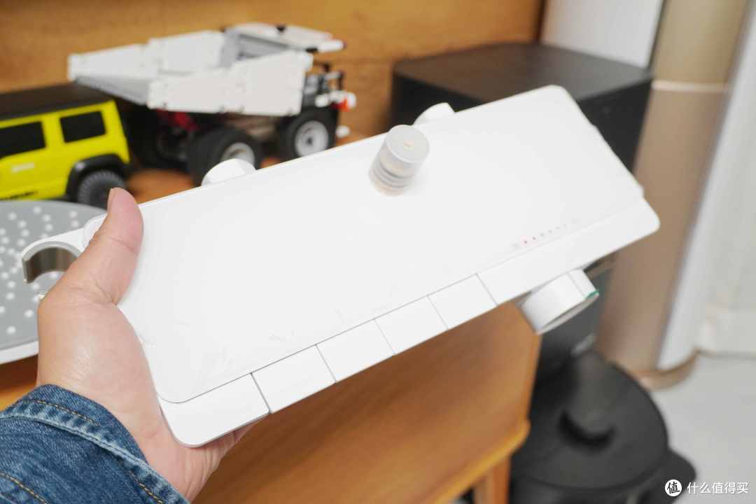 颜值出众使用方便,自己动手更换大白琴键数显淋浴花洒