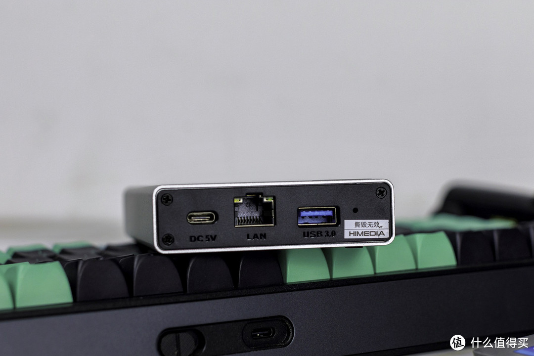 想让手机容量瞬间变成8TB?云存宝C2网络移动硬盘让你轻松实现!