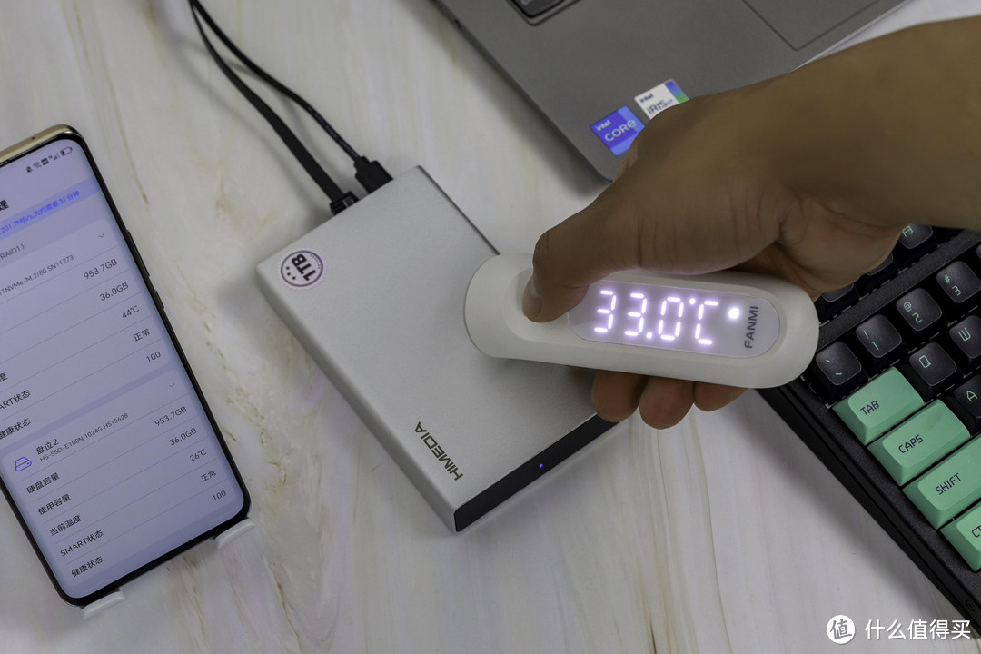 想让手机容量瞬间变成8TB?云存宝C2网络移动硬盘让你轻松实现!