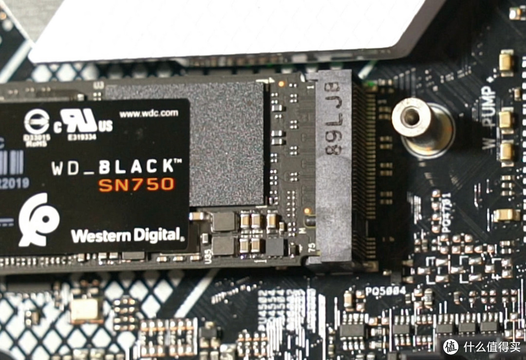 对比PCIe3.0固态硬盘末代旗舰，体验PCIe4.0时代下的单机游戏：致态Ti600 SSD游戏体验