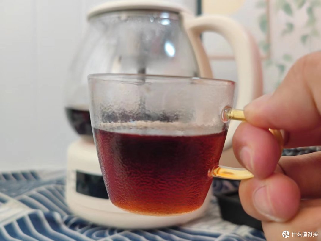 97% 的用户评价小熊煮茶器:太方便了,随时能喝到热茶了!