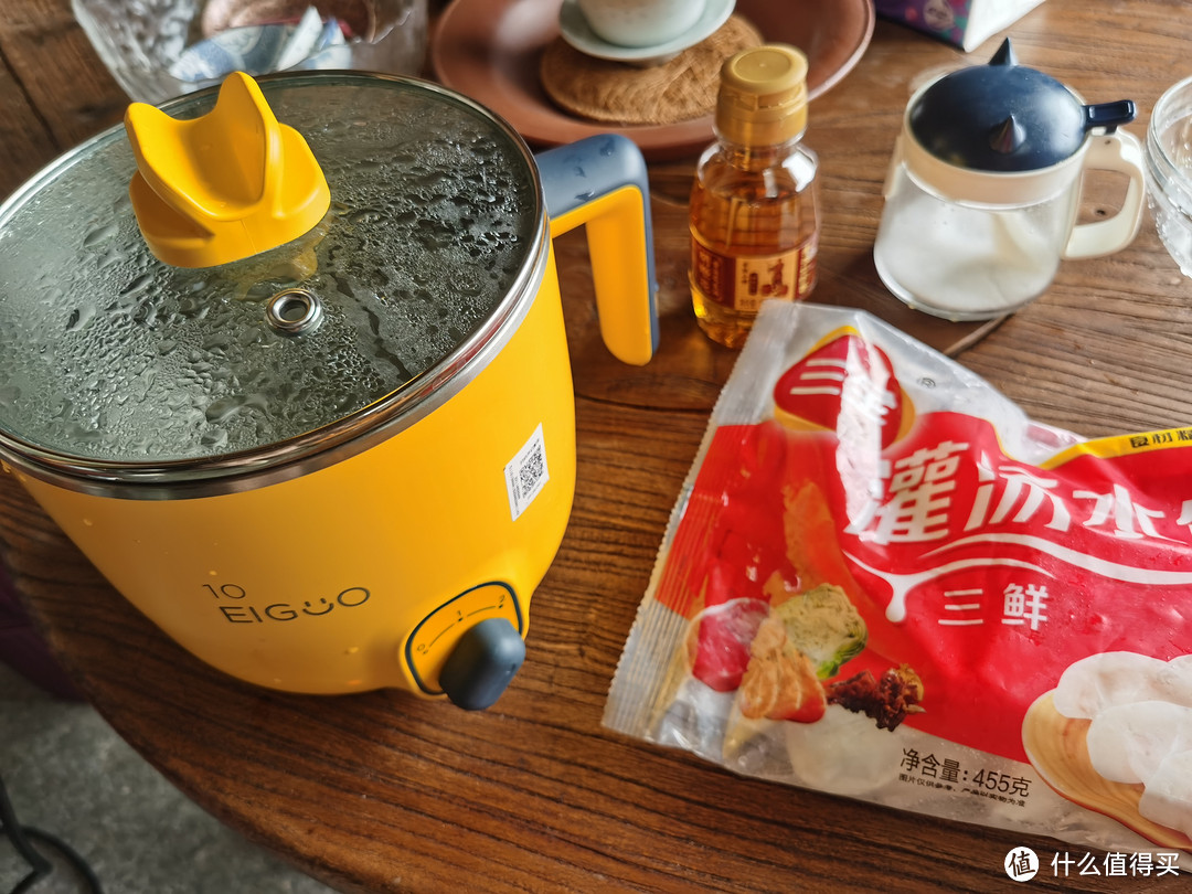 分享一下这万能电煮锅，今天煮饺子的过程