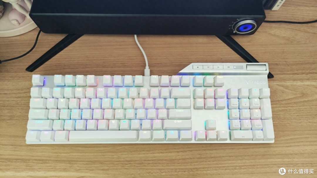 全尺寸RGB热插拔,厂润卫星轴,雷柏V700DIY键盘体验