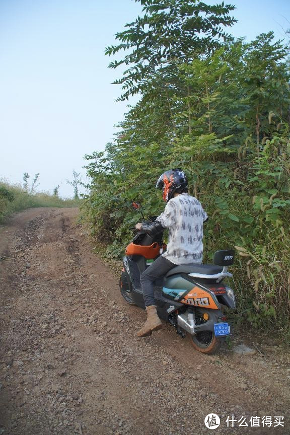 小刀电动车青锋侠山路骑行：这动力不越野真是有点浪费