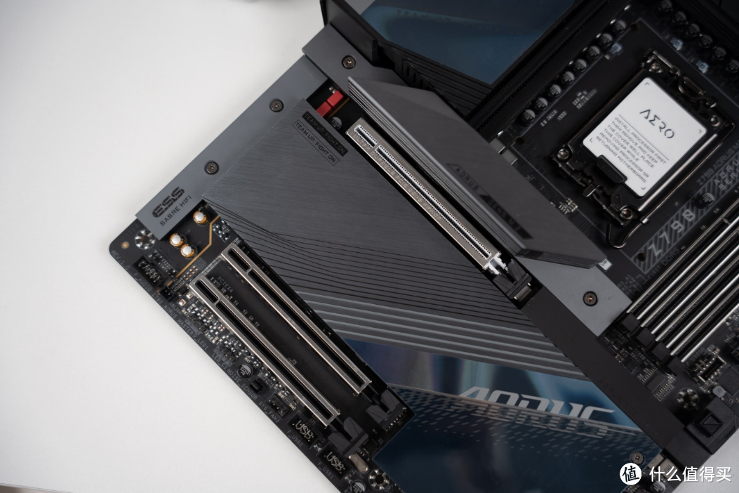 性能至上：揭秘技嘉Z790 AORUS MASTER超级雕主板的全金属之力