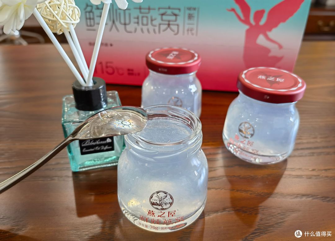 秋冬如何补而不燥？燕之屋新一代鲜炖燕窝，润养你的好气色