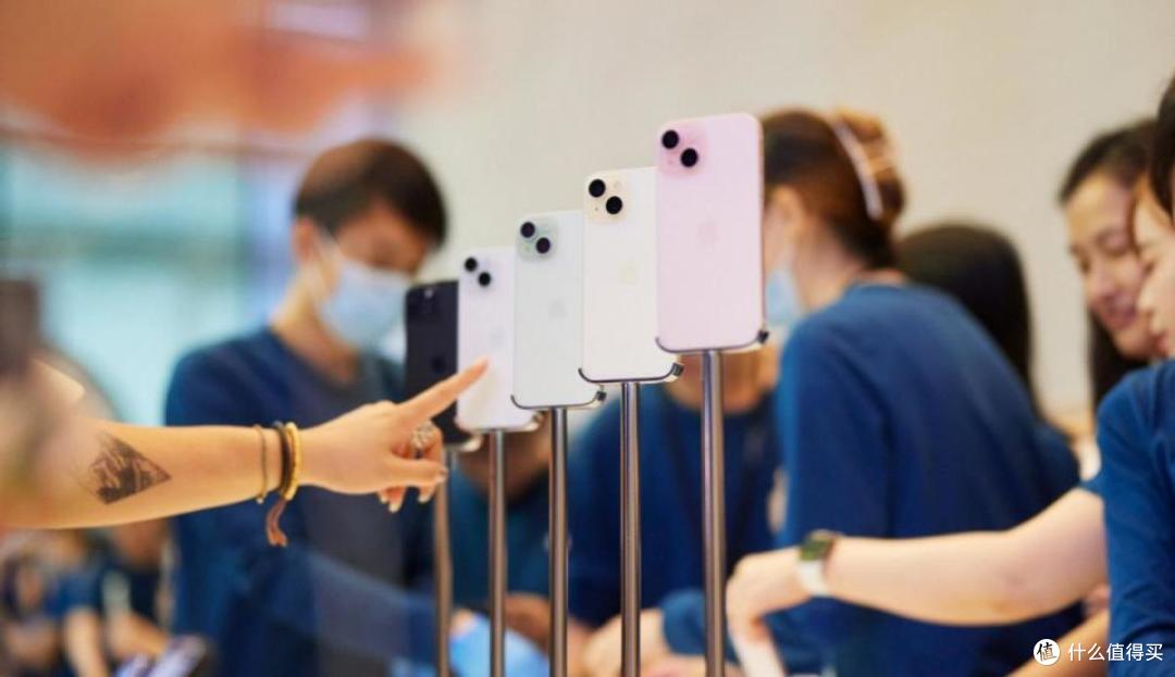 意想不到!被疯狂诟病的iPhone15系列,销量超过了14系列,为啥?