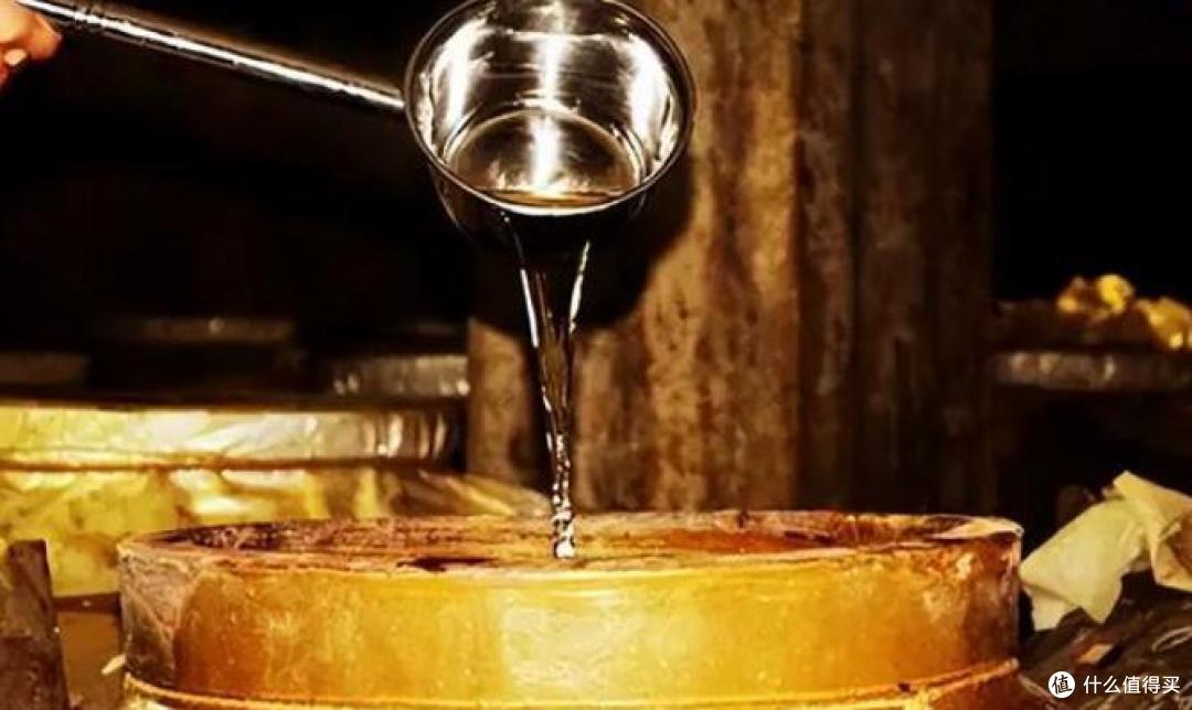 比“酒精酒”还坑人?老酿酒师透露:有3种酒最好别碰,伤财伤身