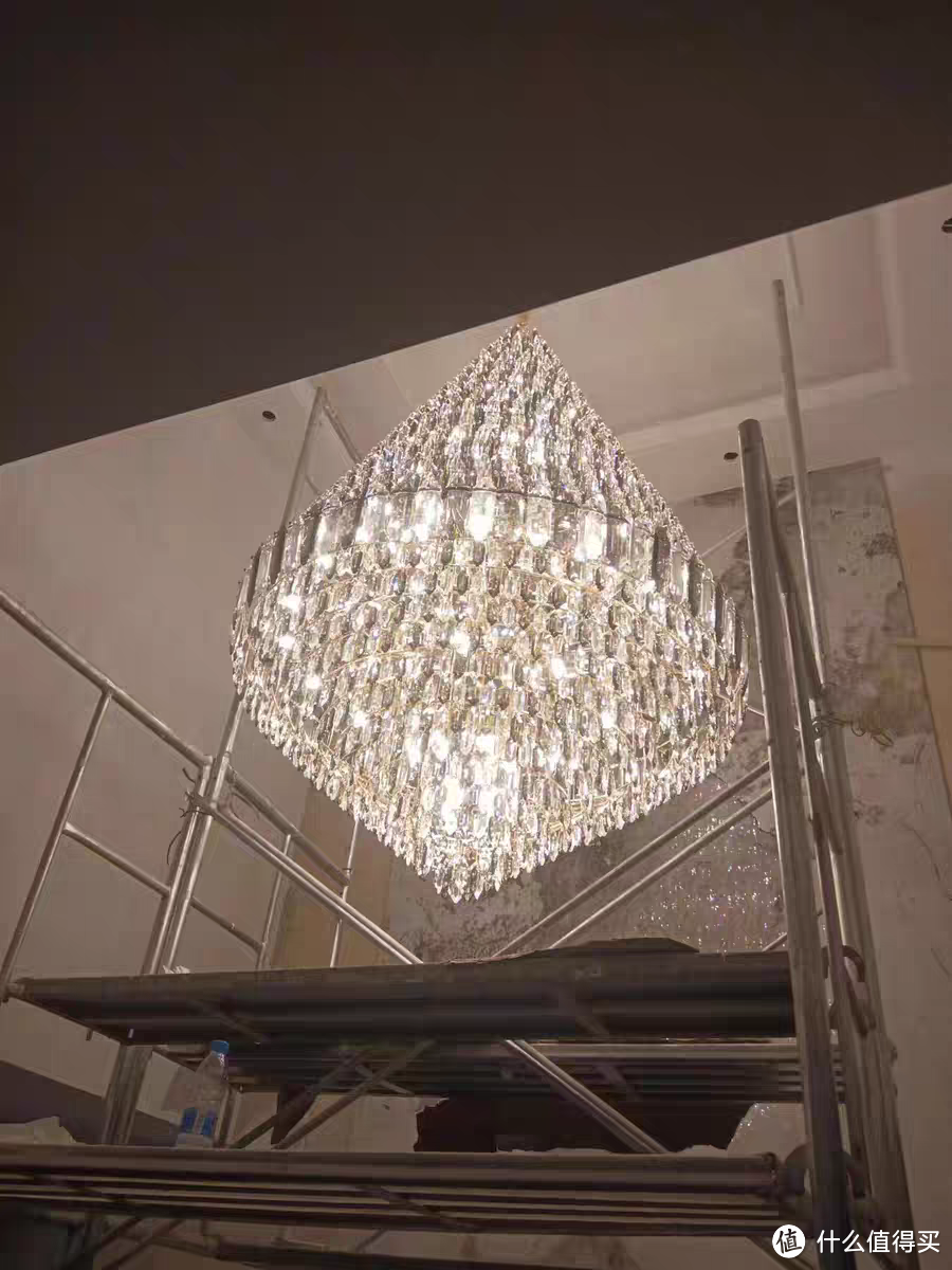 家装客厅灯光，推荐用水晶吊灯