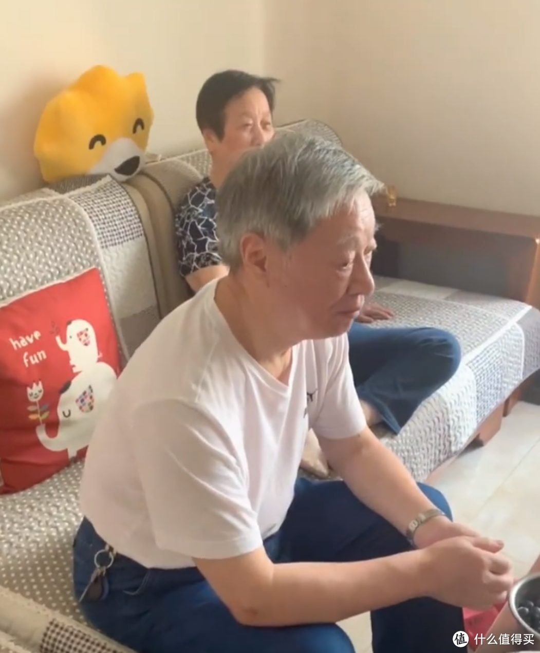 发现江苏一对75岁夫妇，因常年奉行断舍离而走红，网友：佩服