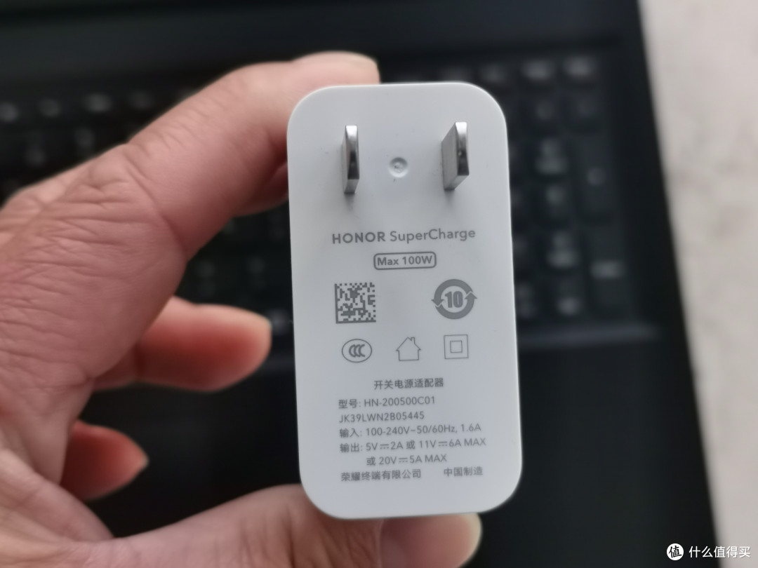真假 100W 充电器鉴定!无损真的能分辨华为、荣耀充电器真伪?