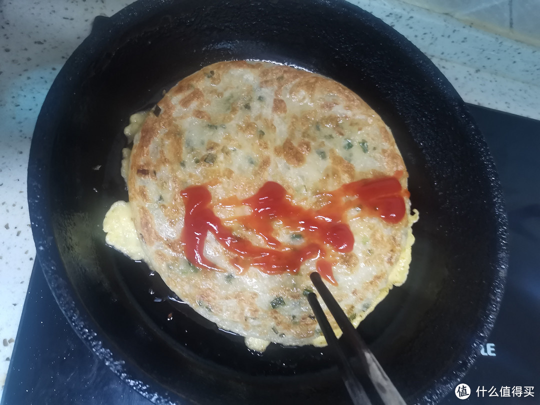 快手美食，用葱油饼做一个鸡蛋饼