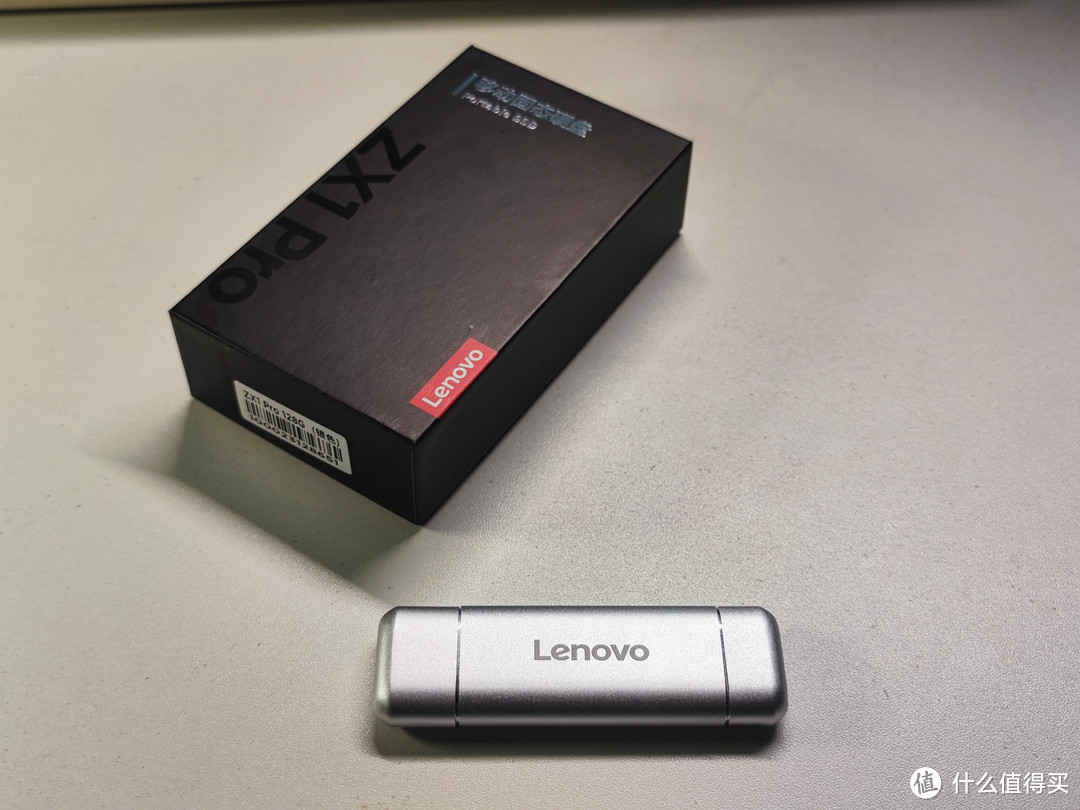 U盘也能有400MB/s?!联想移动硬盘固态 ZX1Pro:U盘大小,固态速度!
