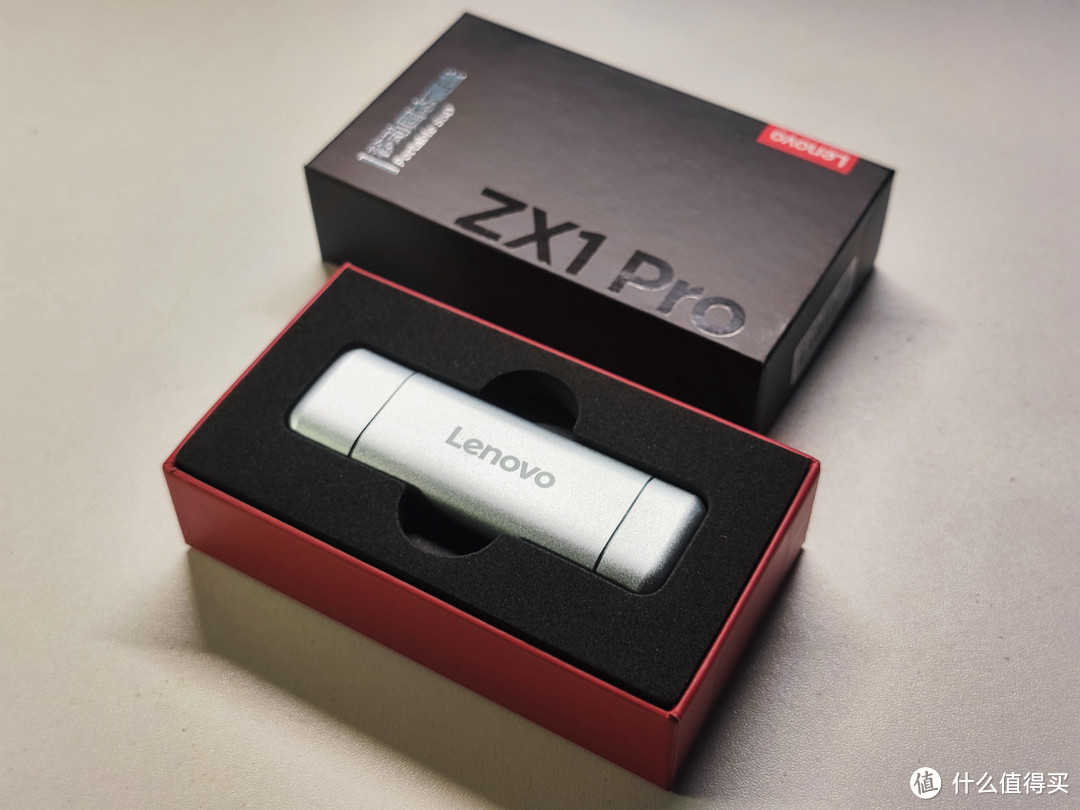 U盘也能有400MB/s?!联想移动硬盘固态 ZX1Pro:U盘大小,固态速度!