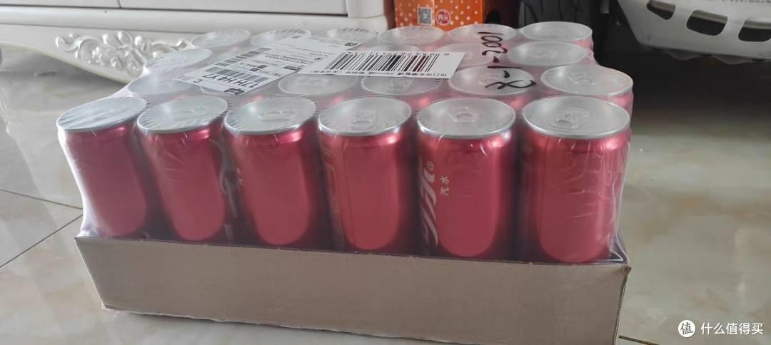 可口可乐经典摩登罐:品味原汁原味的碳酸乐章