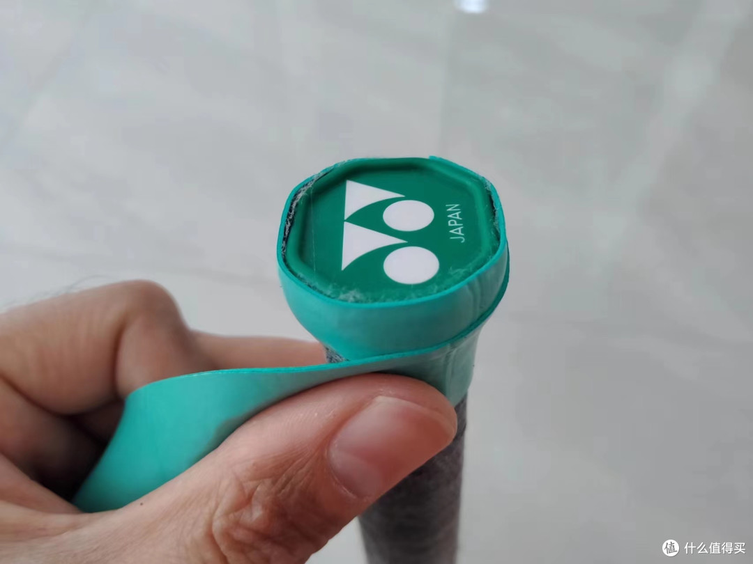 新技能Get!羽毛球拍手胶的更换方法