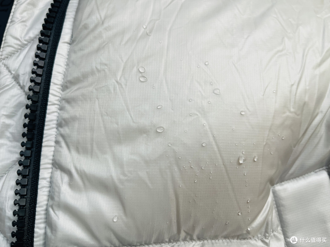 机能百变!可以很保暖、也可以很时髦的鹅铠甲羽绒服使用体验分享!