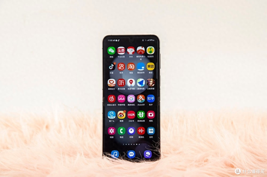 三星Galaxy Z Flip5深度体验 大外屏装得下更多趣味